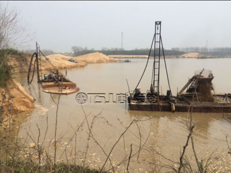 無節(jié)制開采河沙，河堤受損嚴(yán)重