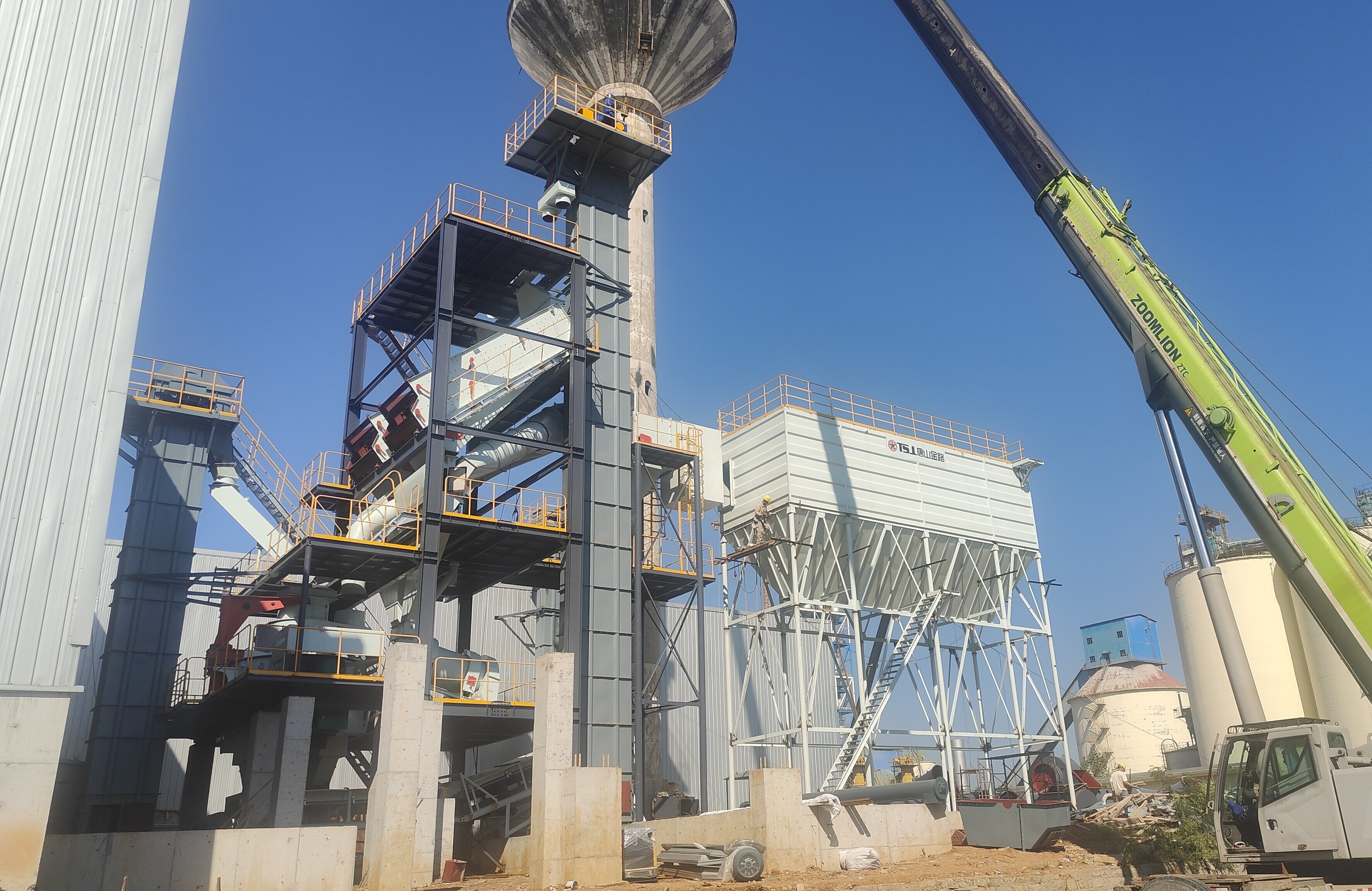 建筑垃圾堆成山？制砂樓一鍵 “點(diǎn)石成金”！